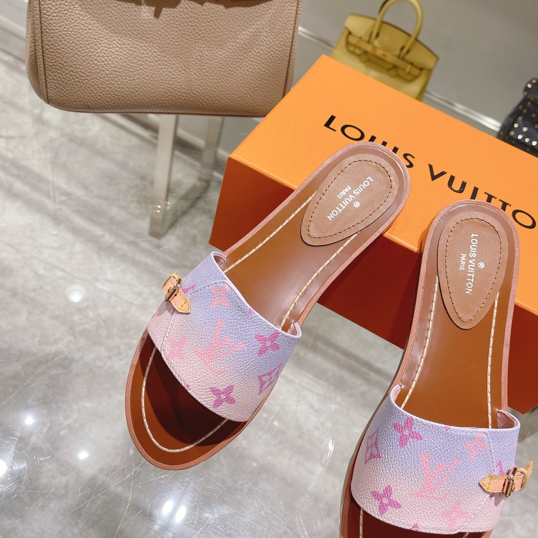 Louis Vuitton Lock It Flat Mule - 