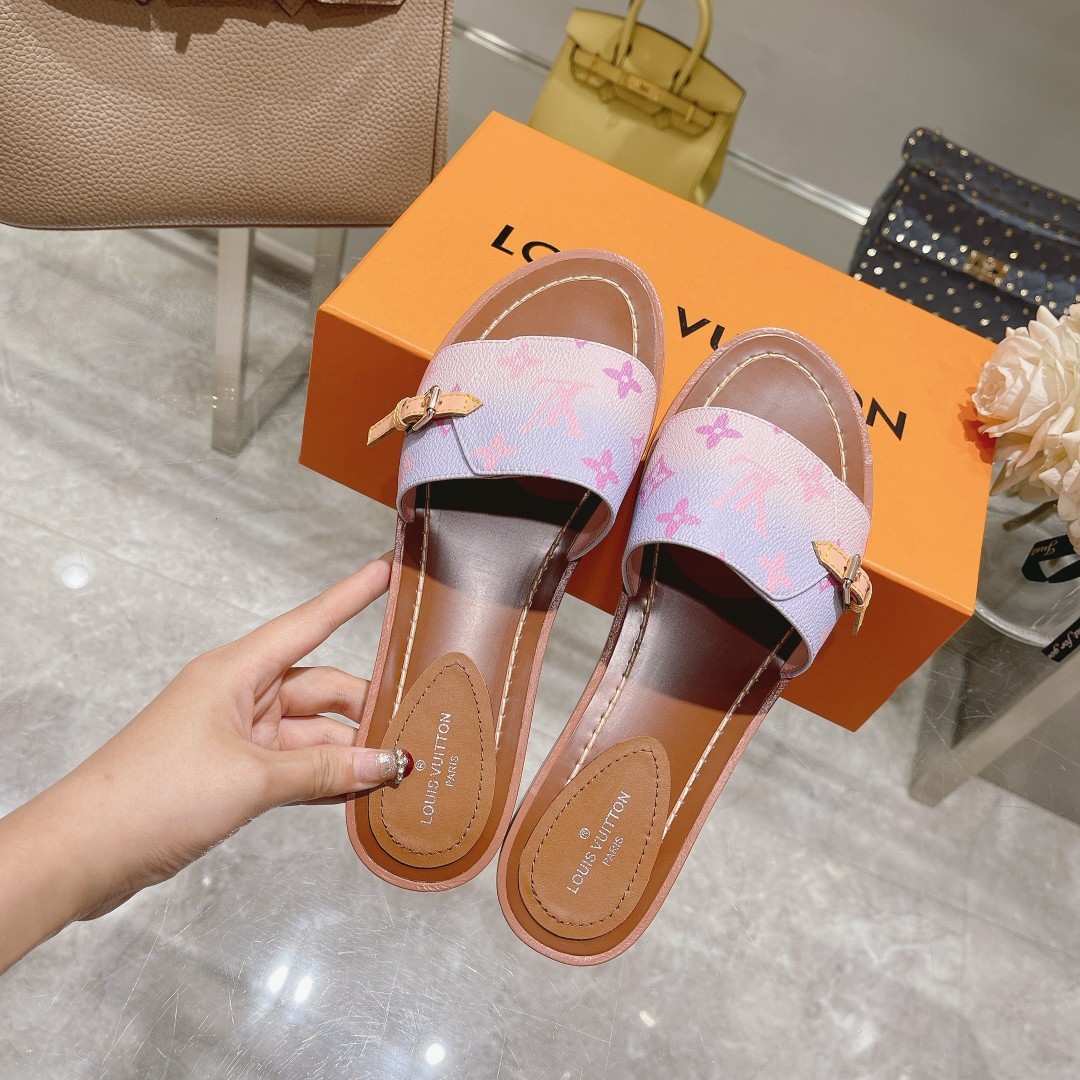 Louis Vuitton Lock It Flat Mule - 