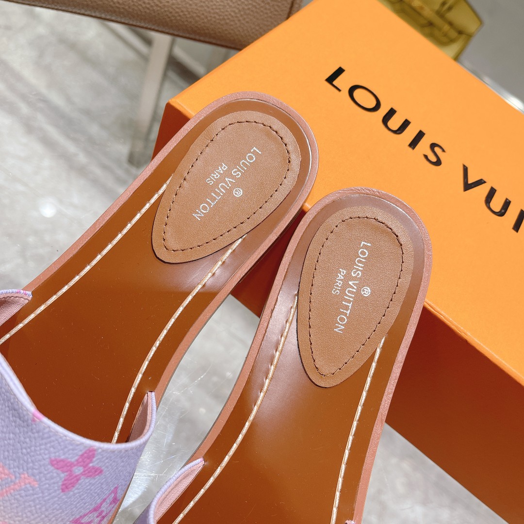 Louis Vuitton Lock It Flat Mule - 