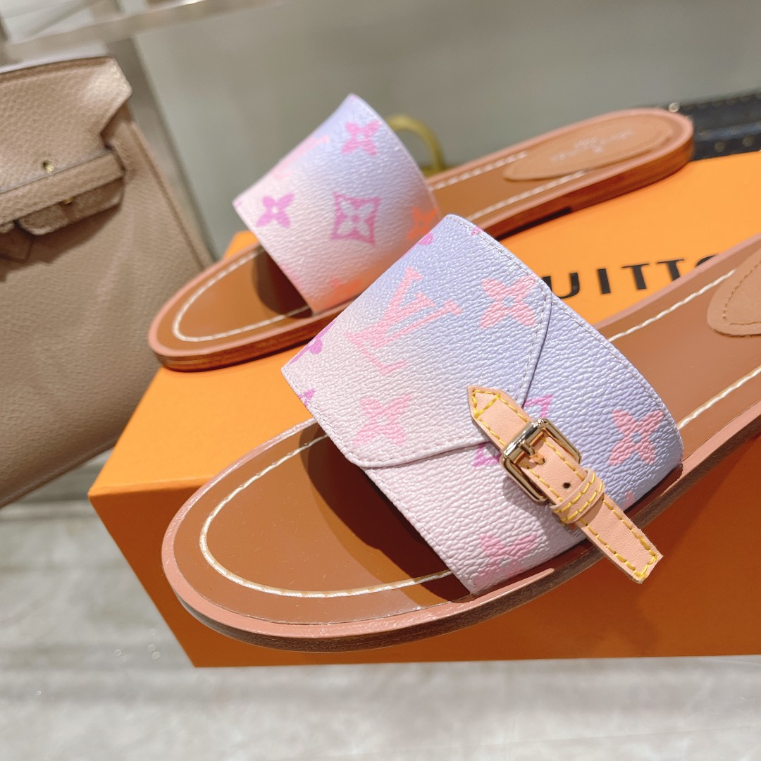 Louis Vuitton Lock It Flat Mule - 