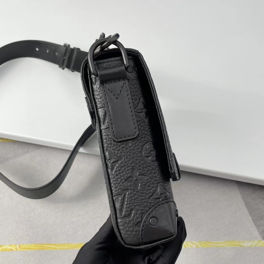 Louis Vuitton TSac Messenger Trunk (24-18-5.5CM） - PerfectKickZ