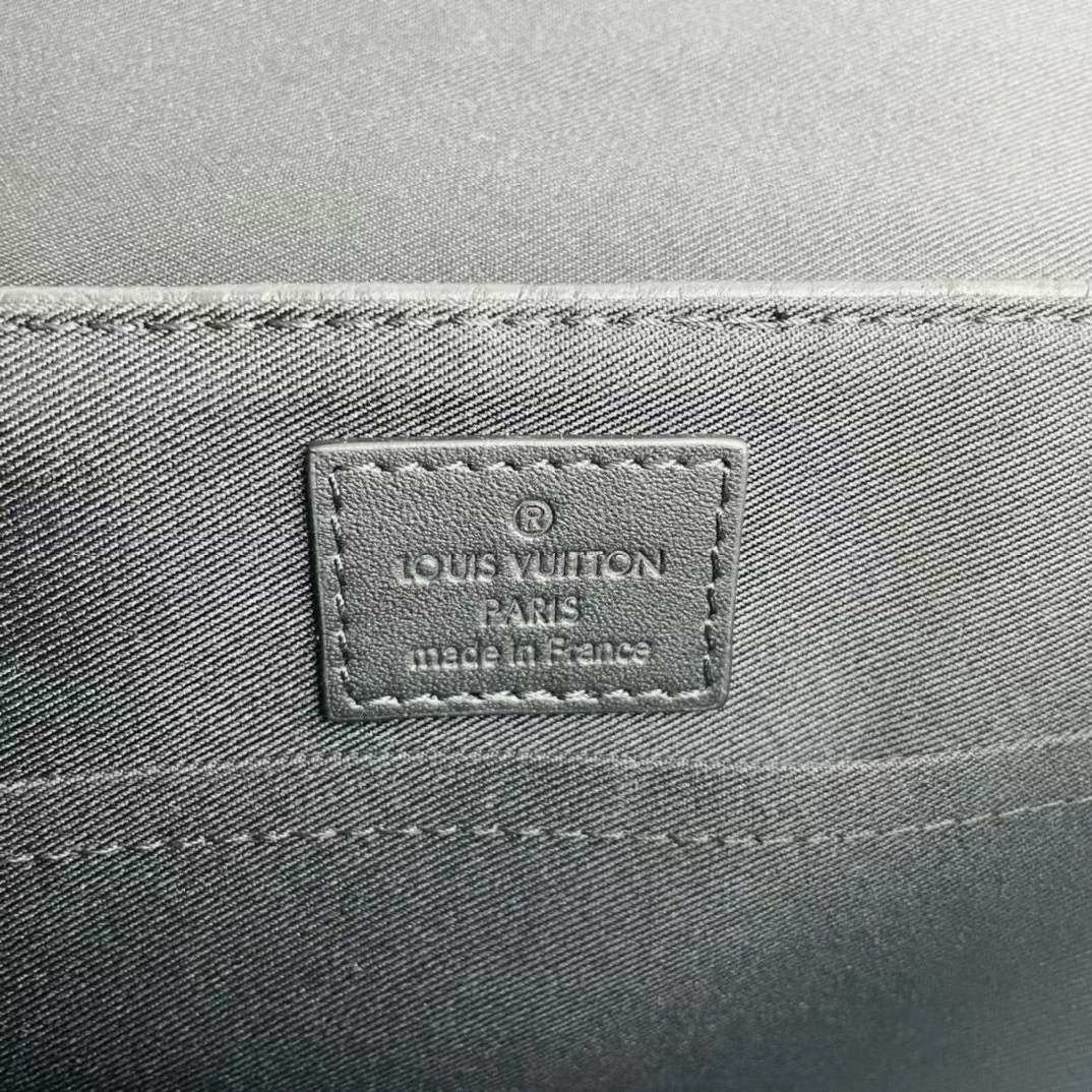 Louis Vuitton TSac Messenger Trunk (24-18-5.5CM） - PerfectKickZ