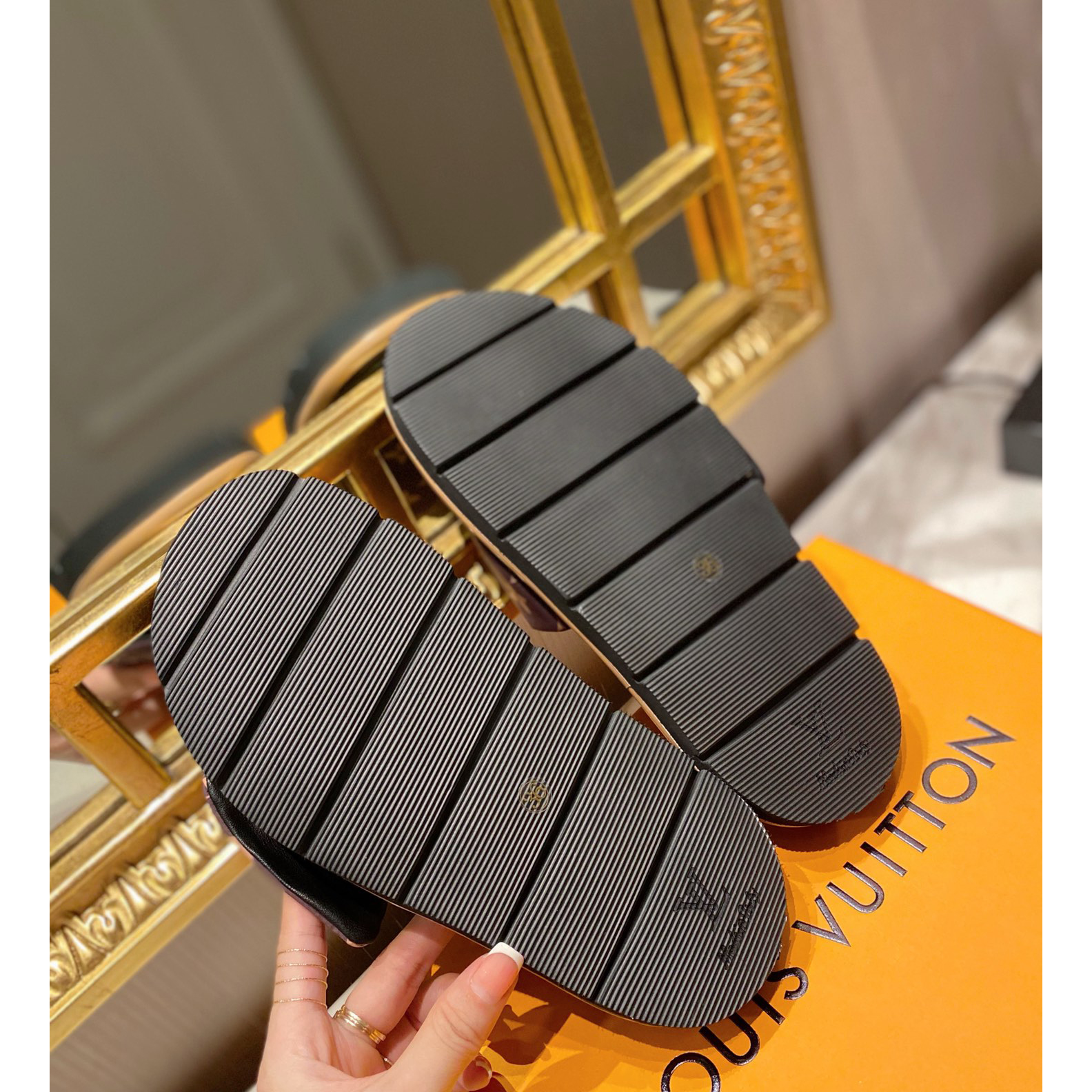 Louis Vuitton Pool Pillow Comfort Mules - 