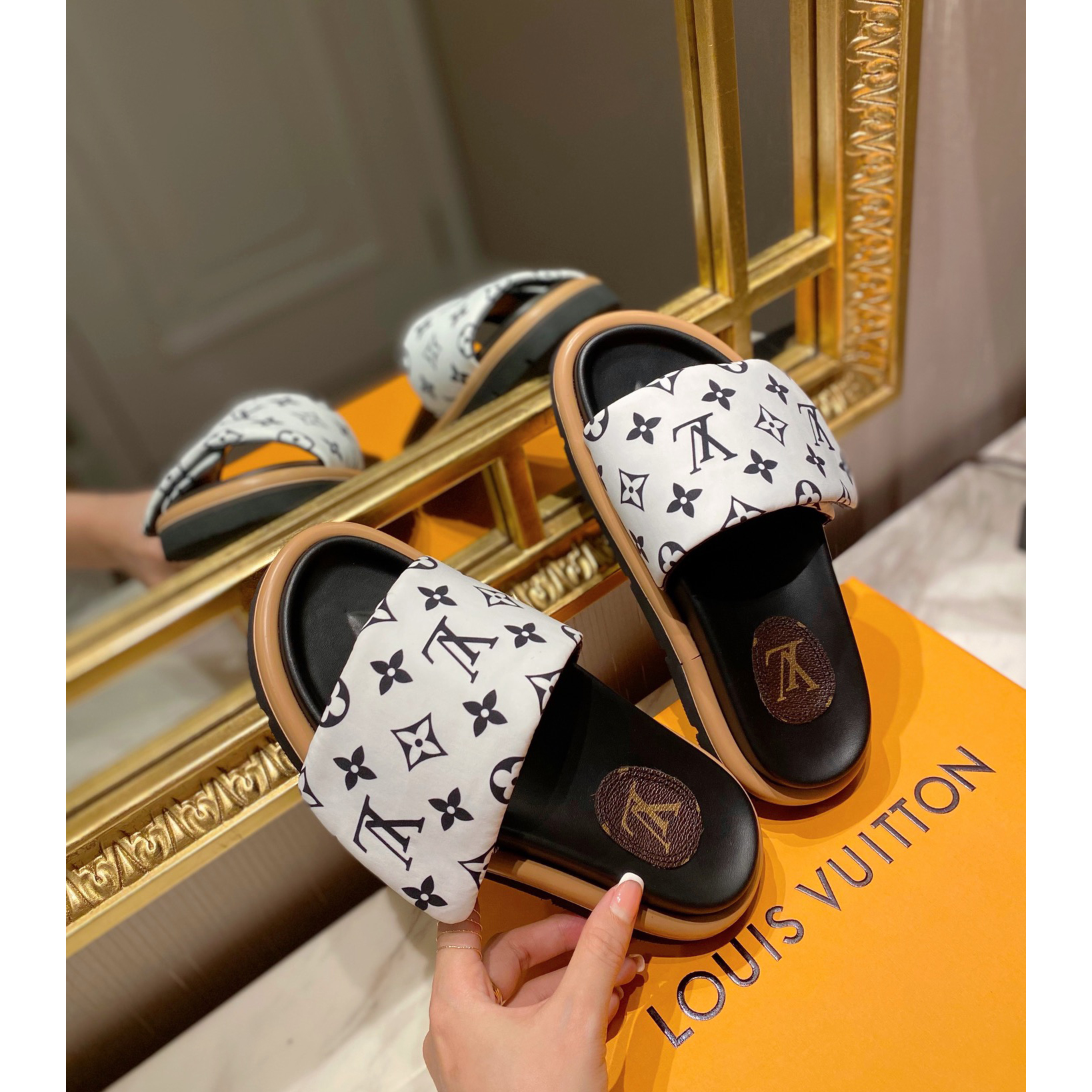 Louis Vuitton Pool Pillow Comfort Mules - 
