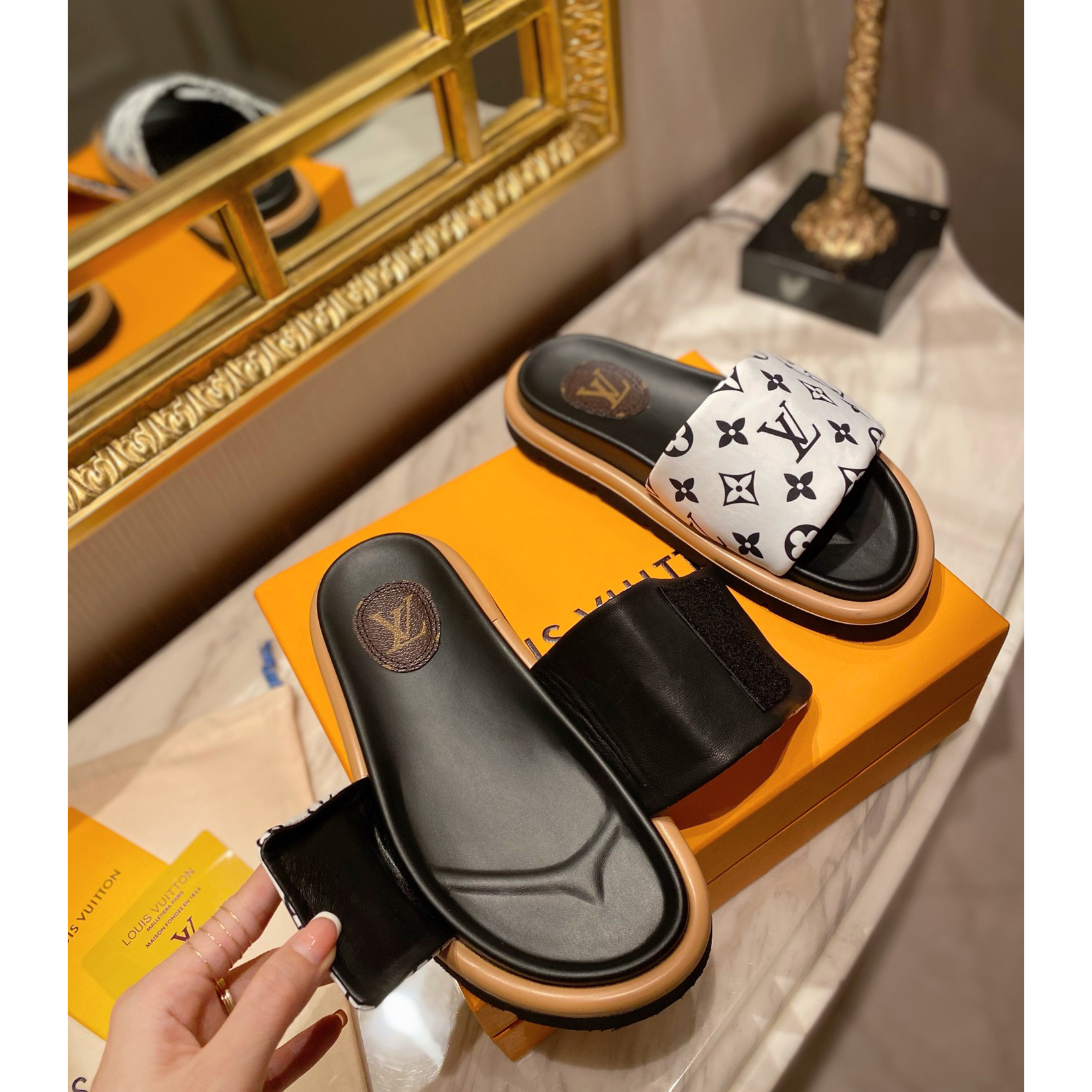 Louis Vuitton Pool Pillow Comfort Mules - 