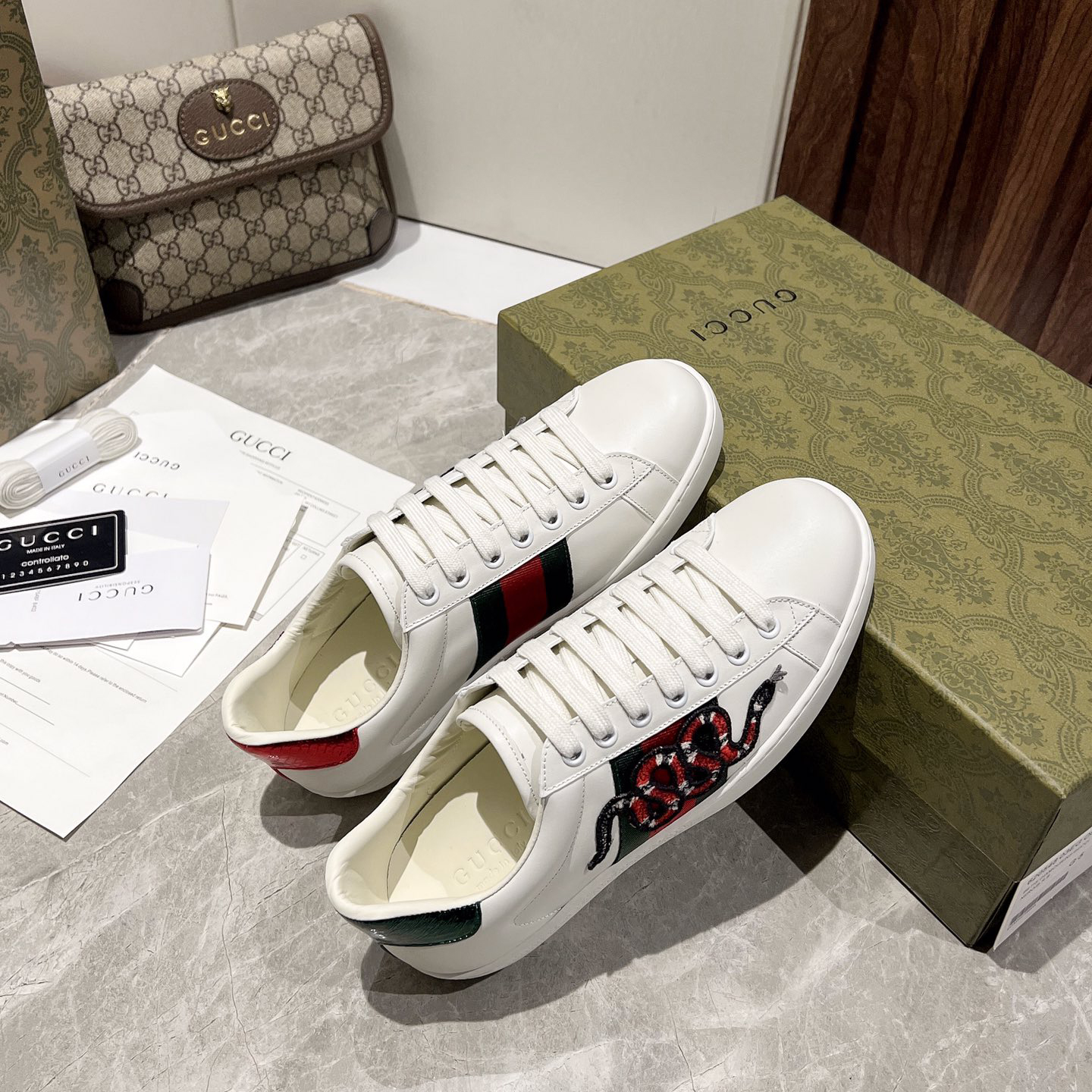 Gucci Snake Logo  Basket Sneaker - PerfectKickZ