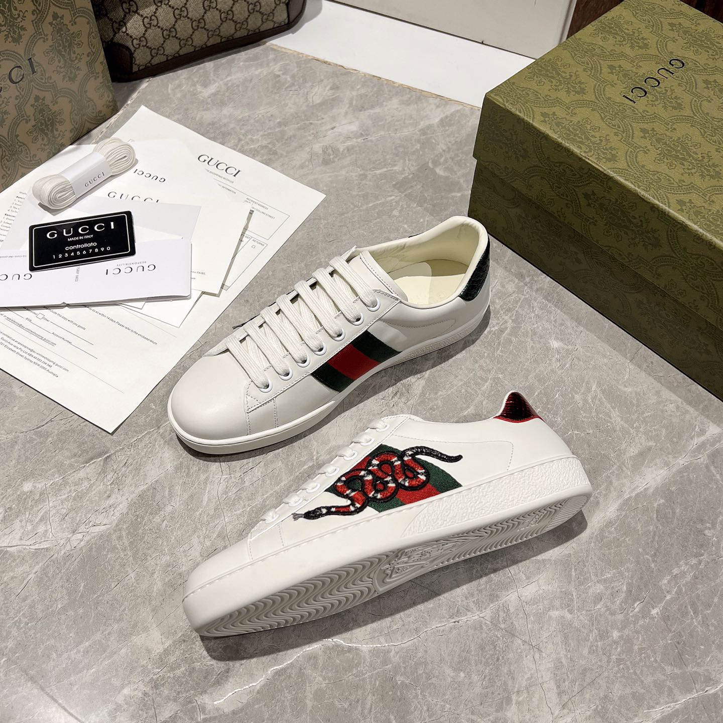 Gucci Snake Logo  Basket Sneaker - PerfectKickZ
