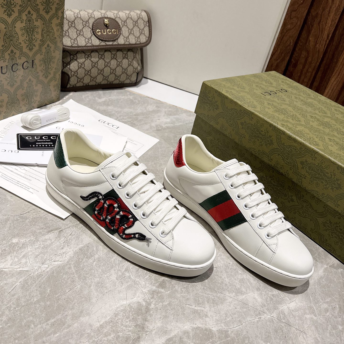Gucci Snake Logo  Basket Sneaker - PerfectKickZ