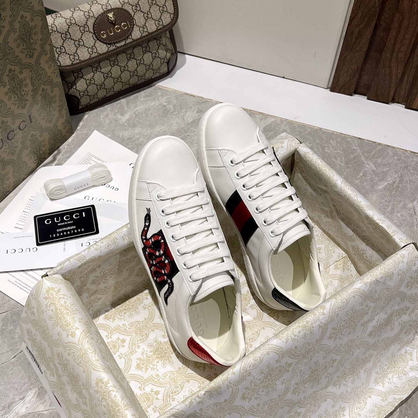 Gucci Snake Logo  Basket Sneaker - PerfectKickZ