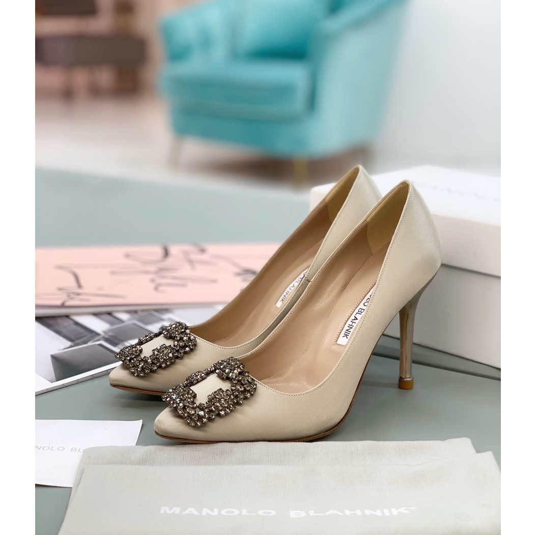 Manolo Blahnik Beige Hangisi Pumps With Buckle - PerfectKickZ