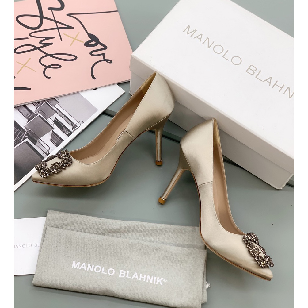 Manolo Blahnik Beige Hangisi Pumps With Buckle - PerfectKickZ