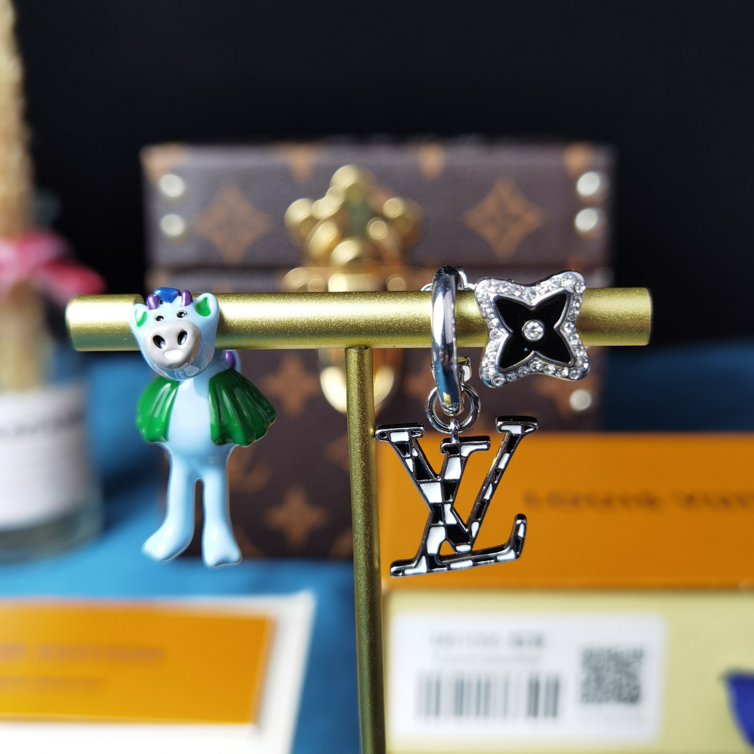 Louis Vuitton Friends Earrings - PerfectKickZ