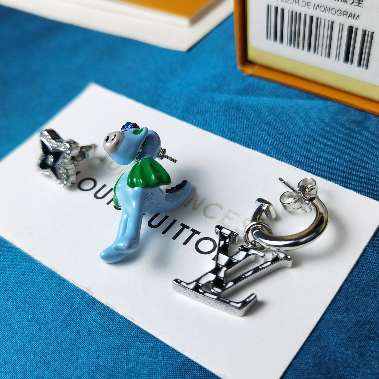 Louis Vuitton Friends Earrings - PerfectKickZ