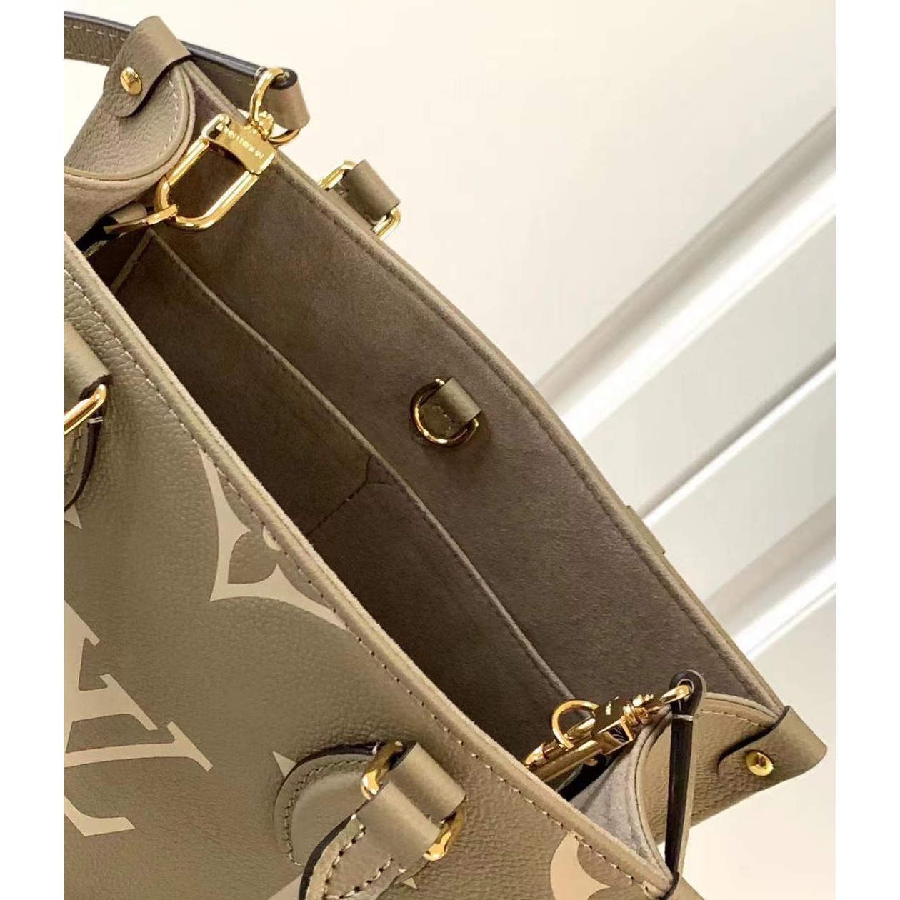 Louis Vuitton Onthego PM Monogram Handbag(25-19-11.5cm)   M45779 - PerfectKickZ