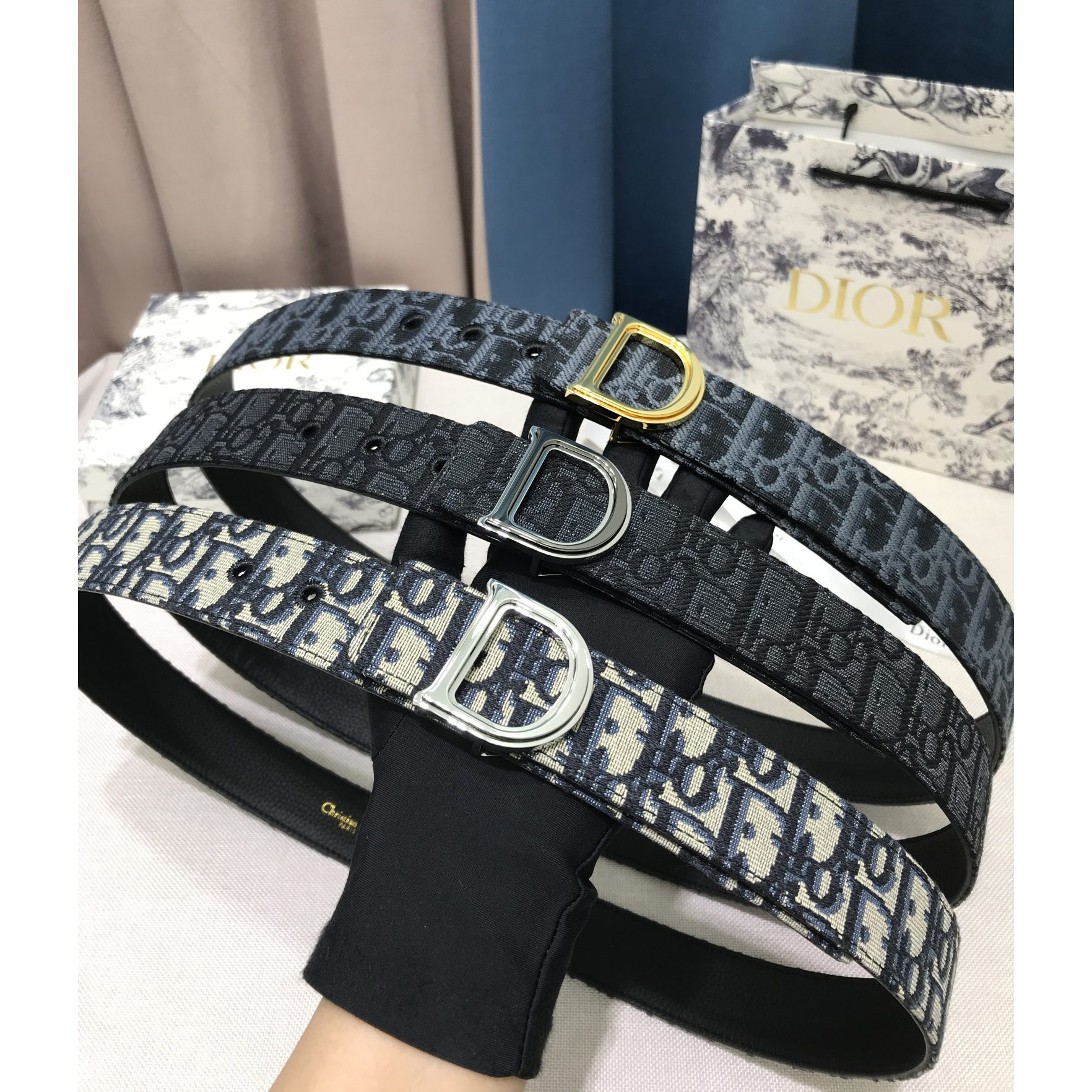 Dior Leather Belt With 'D' Buckle - PerfectKickZ