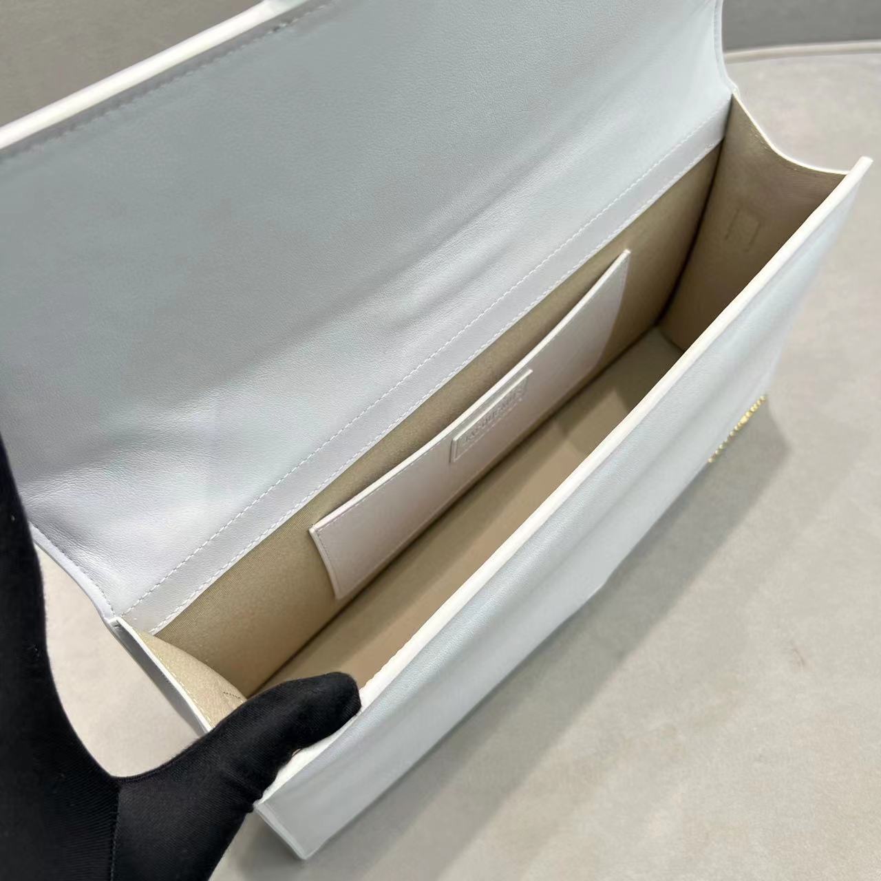 Jacquemus Leather  Handbag In White - PerfectKickZ
