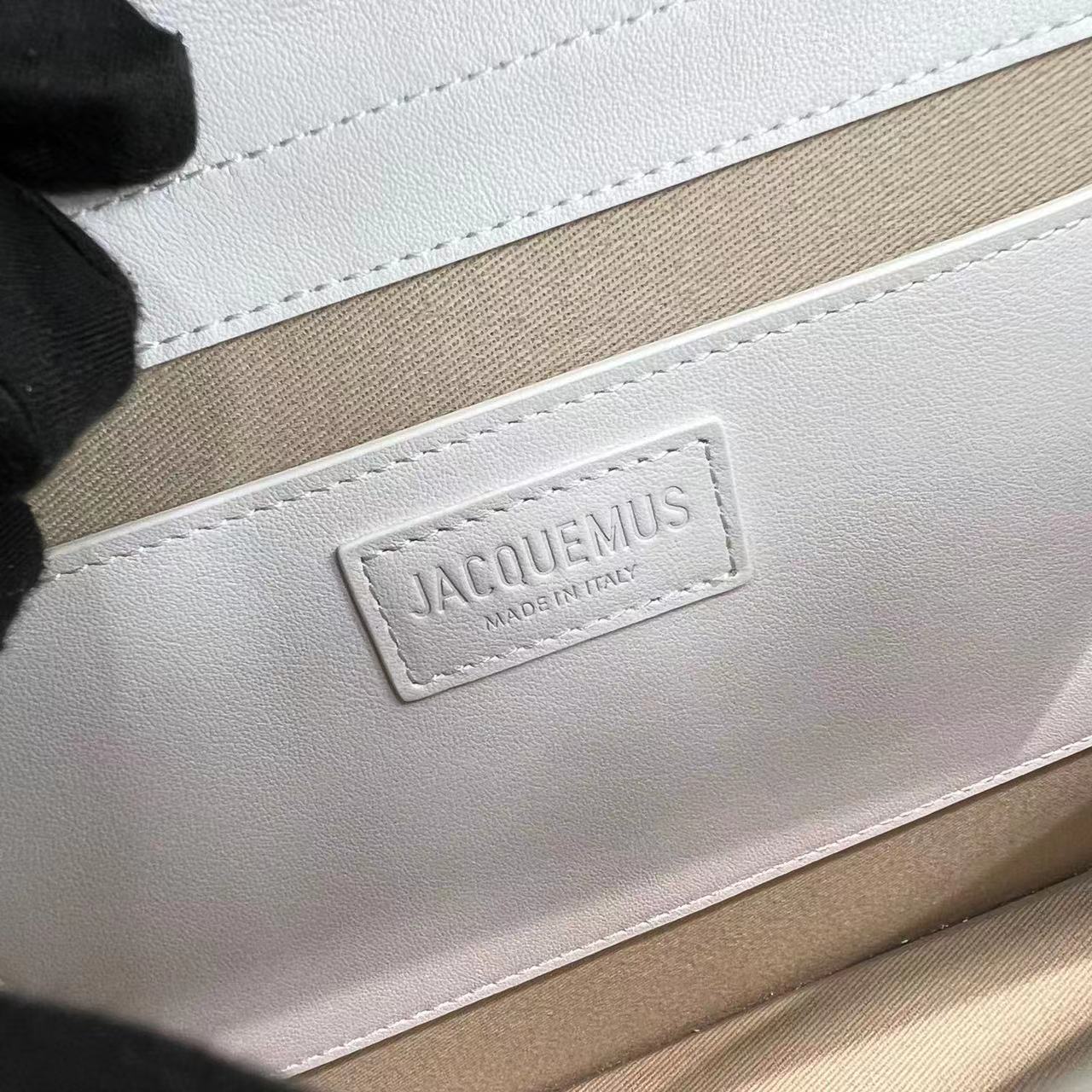 Jacquemus Leather  Handbag In White - PerfectKickZ