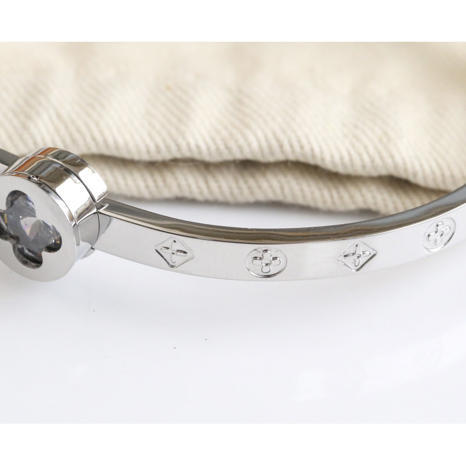 Louis Vuitton Bracelet - PerfectKickZ