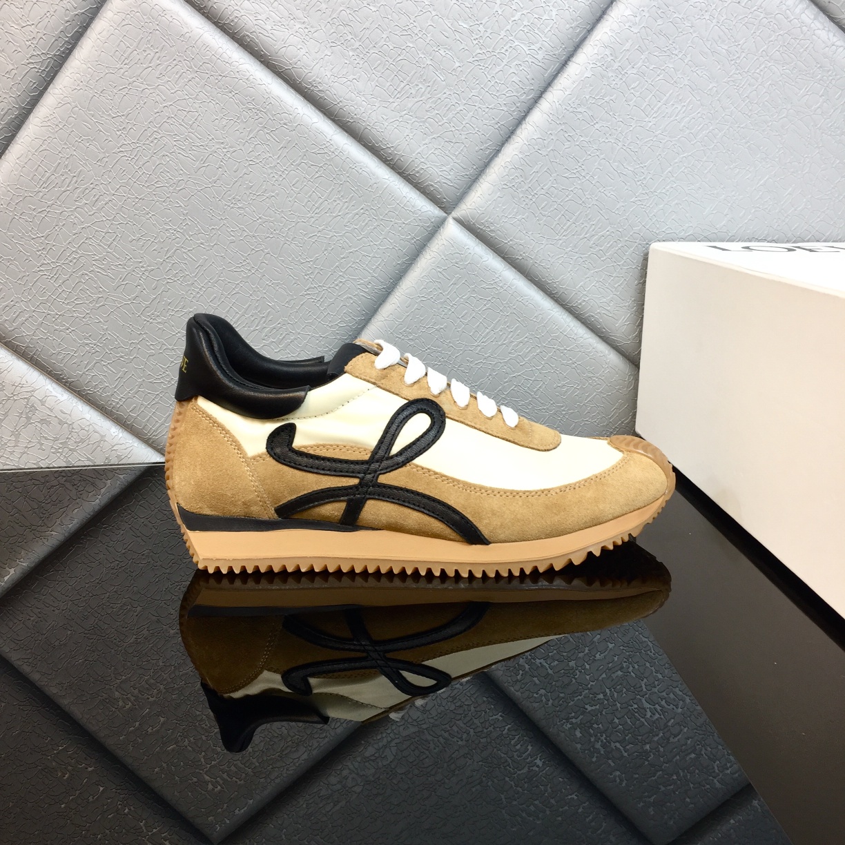 Loewe Flow Runner In Calfskin - 
