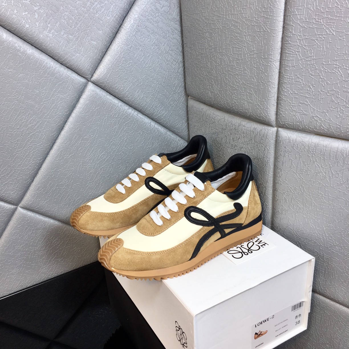 Loewe Flow Runner In Calfskin - 