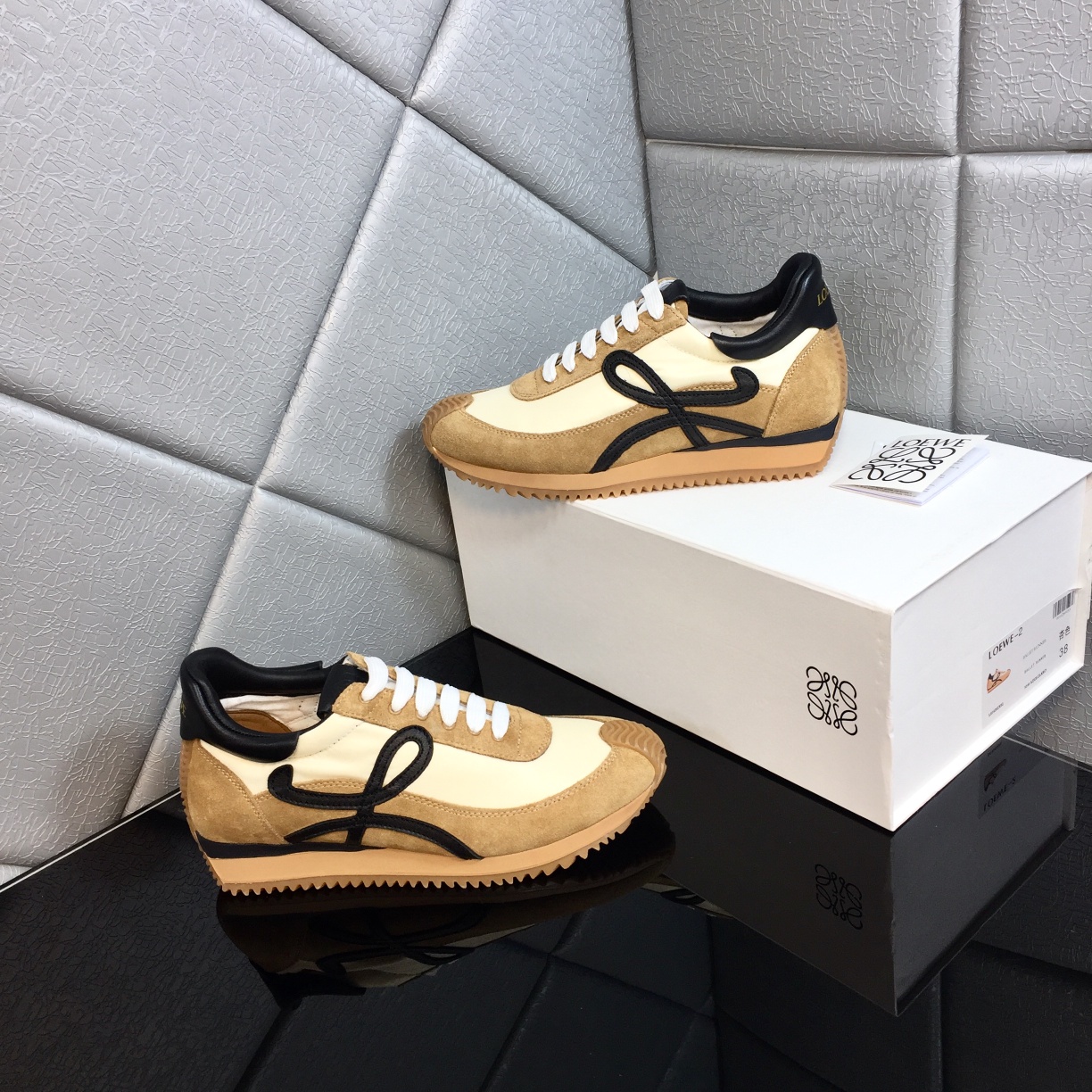 Loewe Flow Runner In Calfskin - 