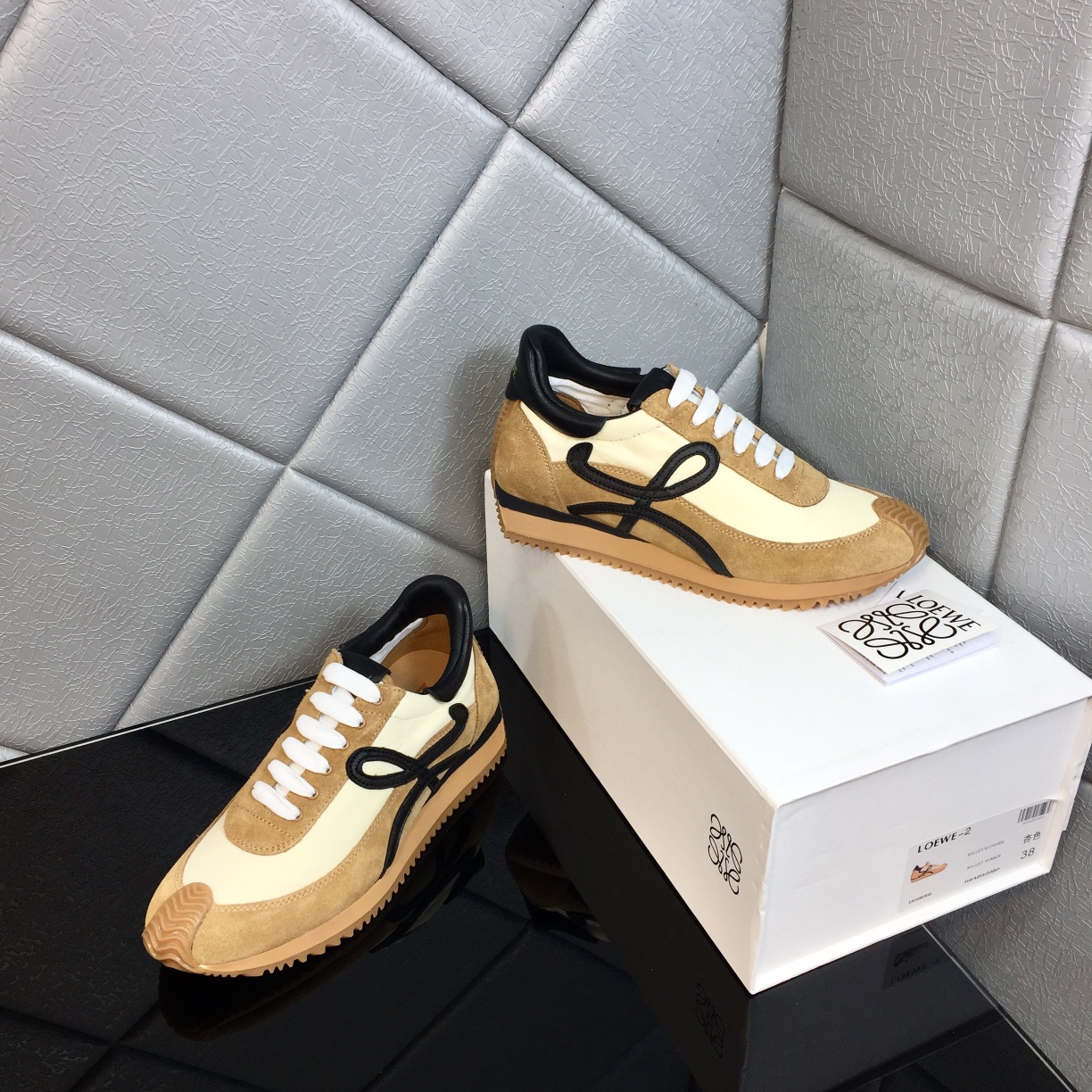 Loewe Flow Runner In Calfskin - 