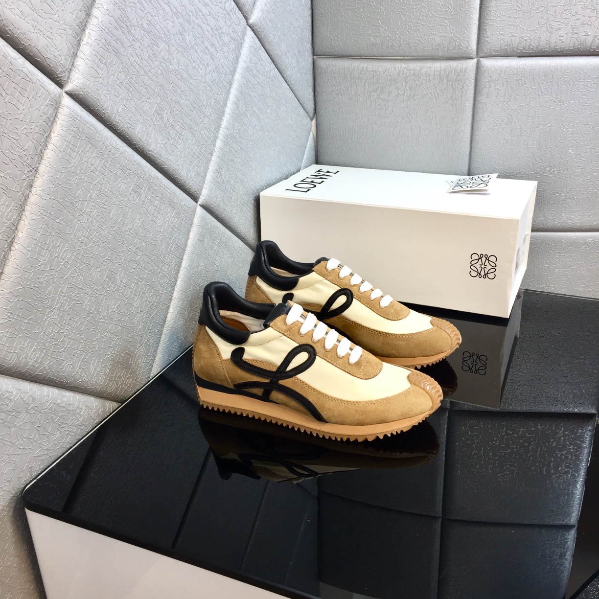 Loewe Flow Runner In Calfskin - 