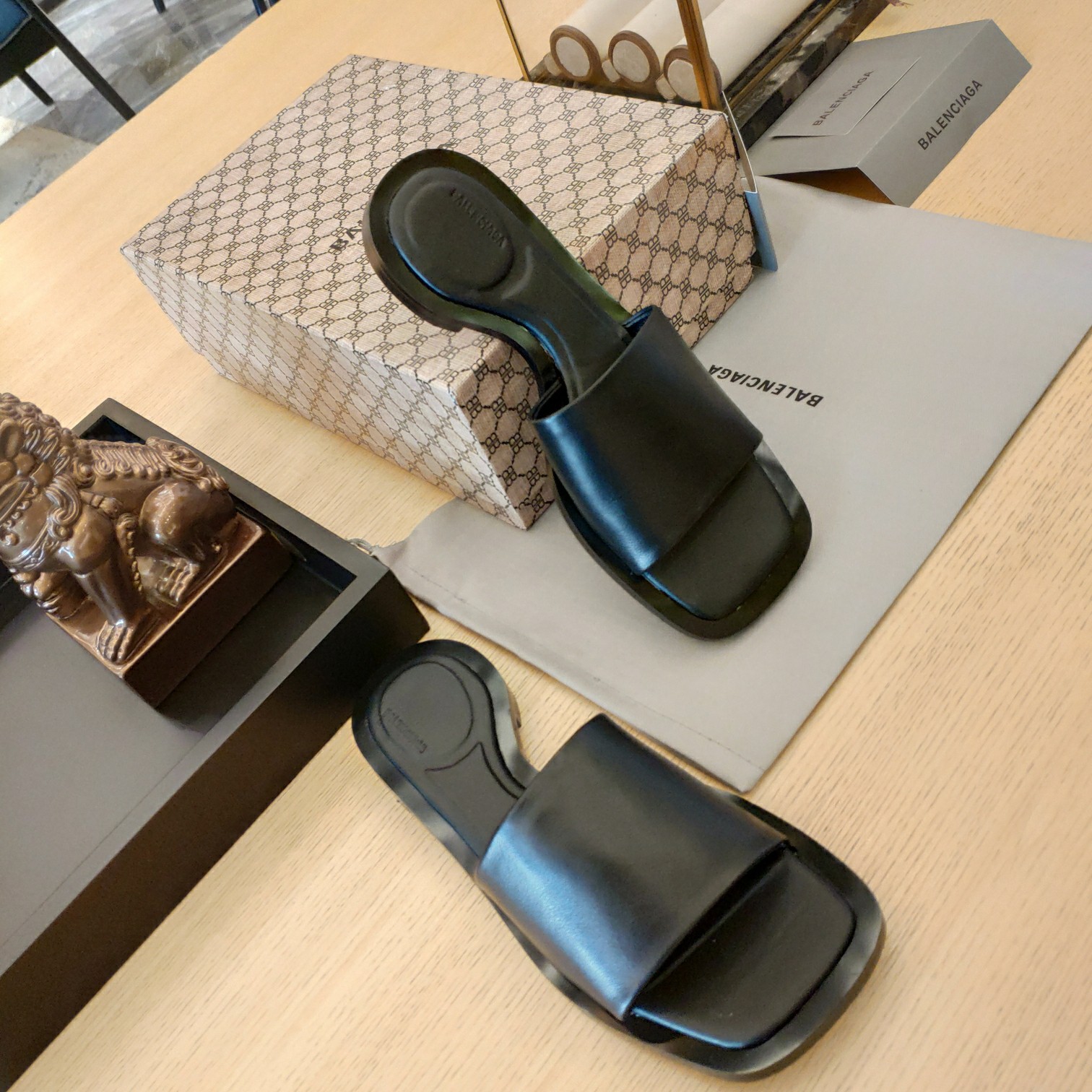 Balenciaga Logo Leather Slide Sandal - PerfectKickZ