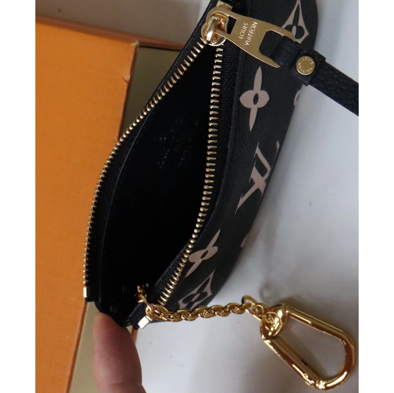 Louis Vuitton Key Pouch(13.5-7-1.5cm) - PerfectKickZ
