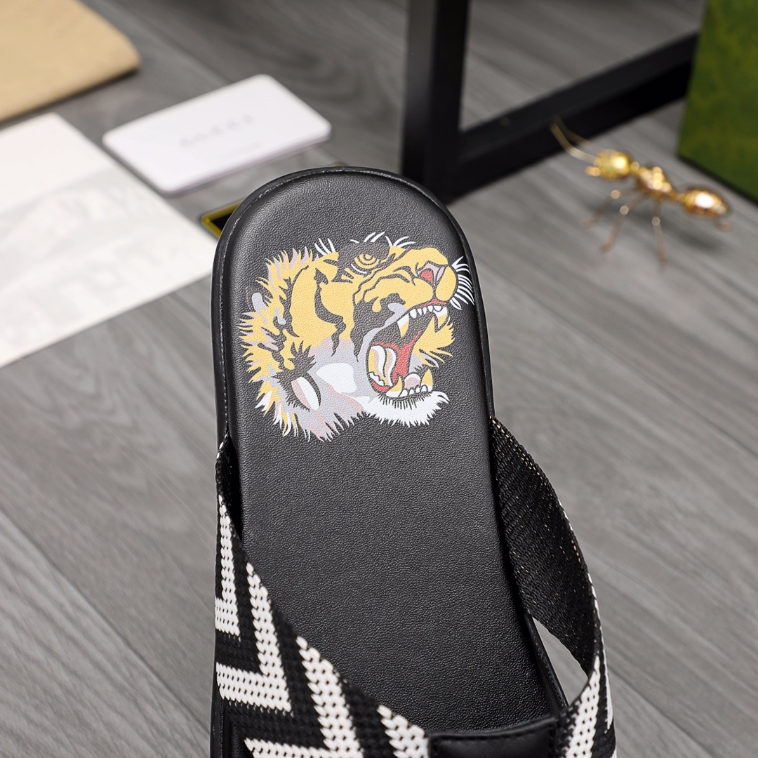 Gucci Rubber GG Men's Flip Flops - 