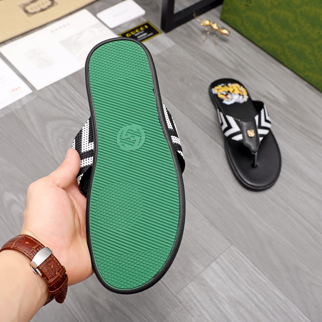 Gucci Rubber GG Men's Flip Flops - 