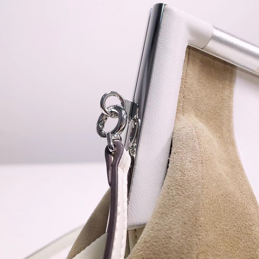 Fendi First Handbag（26-18-9.5cm） - PerfectKickZ