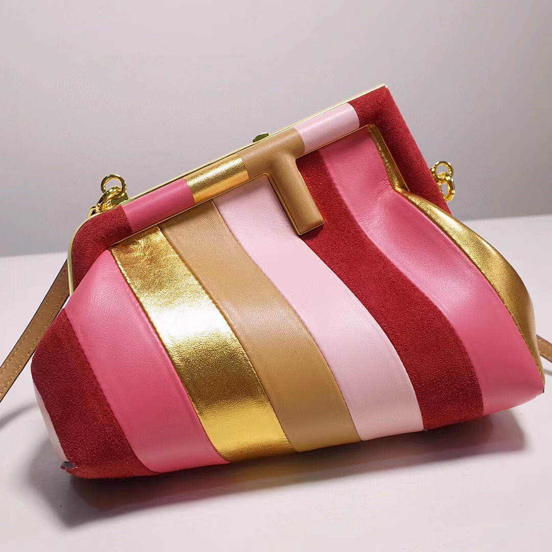 Fendi First Handbag（26-18-9.5cm） - 