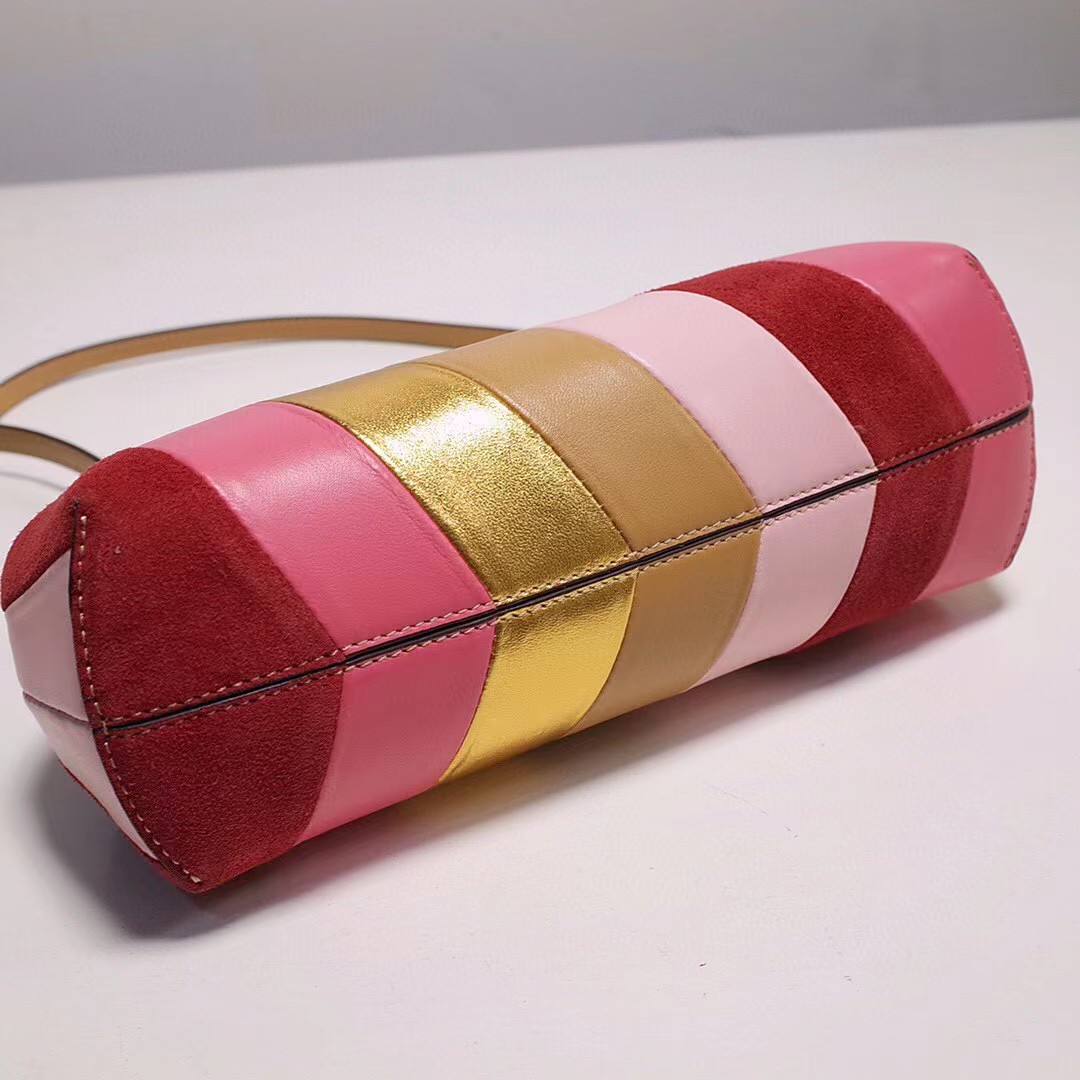 Fendi First Handbag（26-18-9.5cm） - 