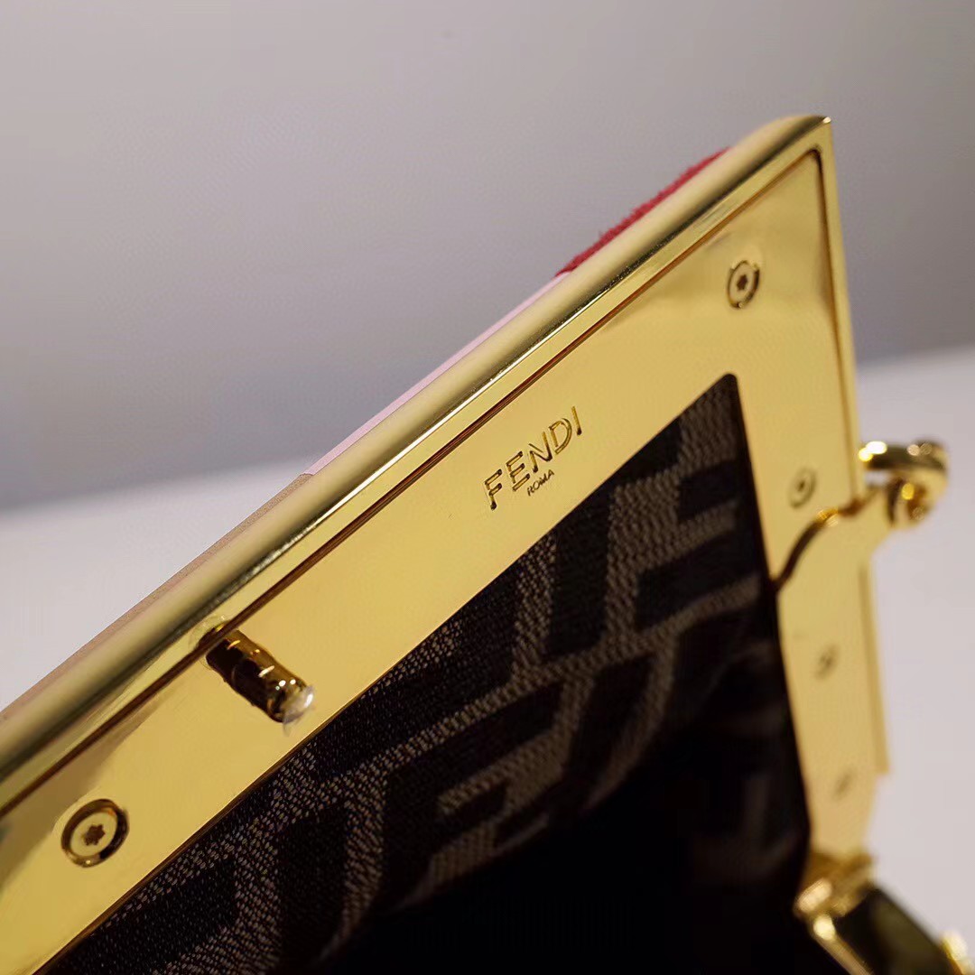 Fendi First Handbag（26-18-9.5cm） - 