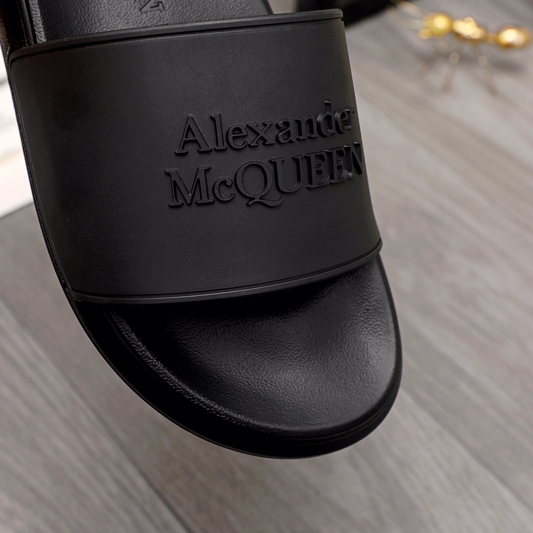 Alexander Mqueen Logo Slipper - PerfectKickZ