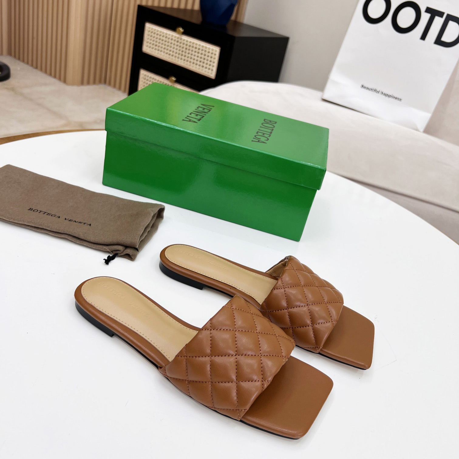 Bottega Veneta Padded Leather Sandals - PerfectKickZ