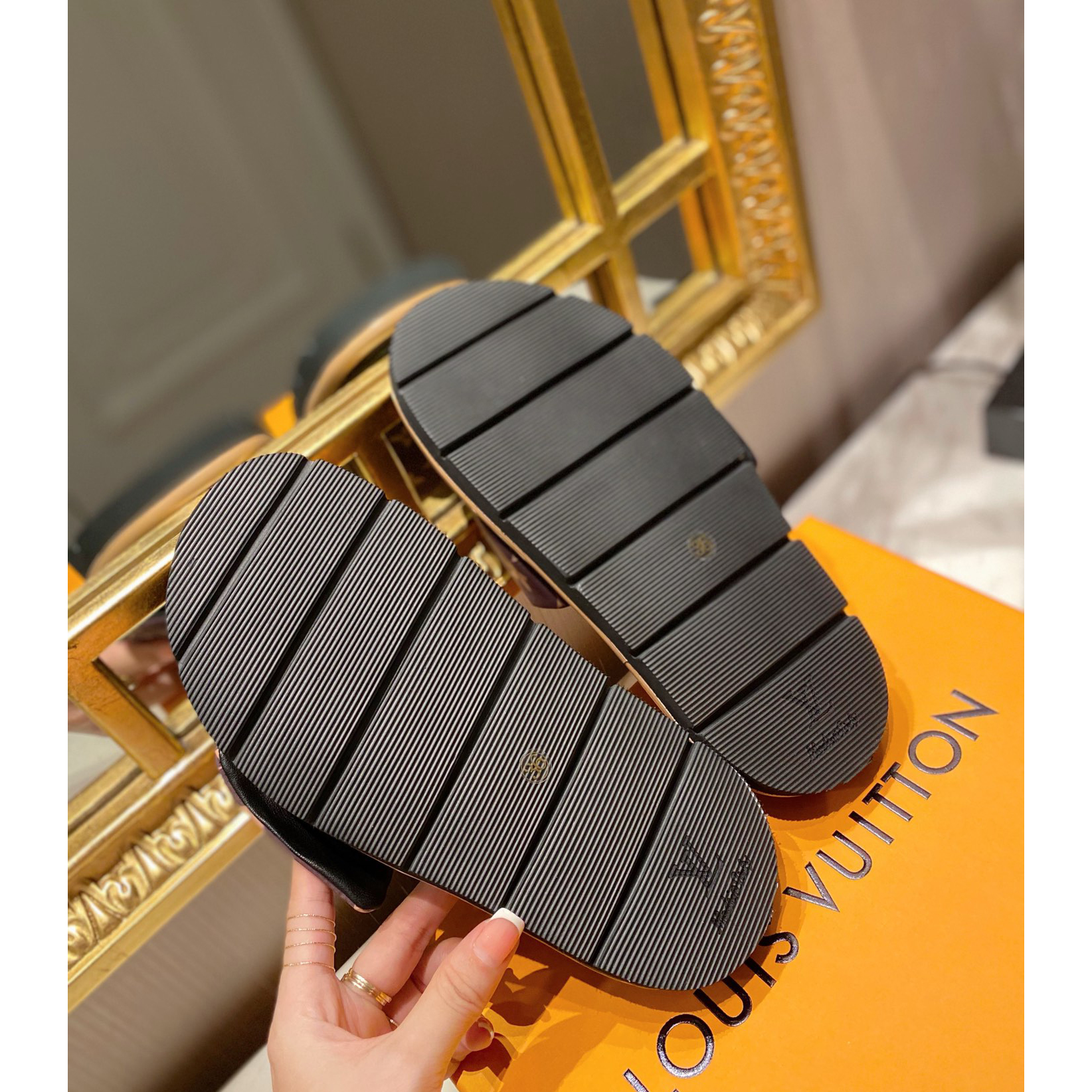 Louis Vuitton Pool Pillow Comfort Mules - 