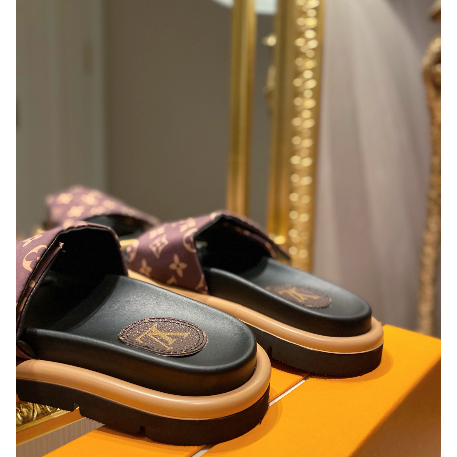 Louis Vuitton Pool Pillow Comfort Mules - 