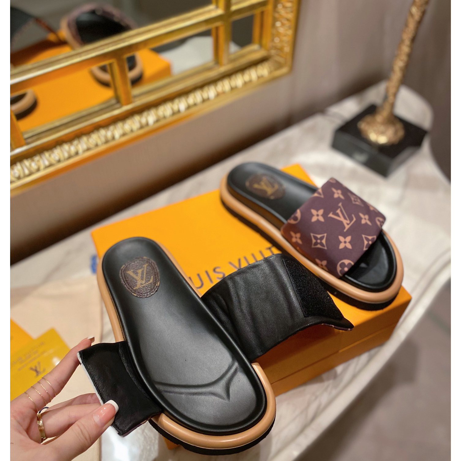 Louis Vuitton Pool Pillow Comfort Mules - 