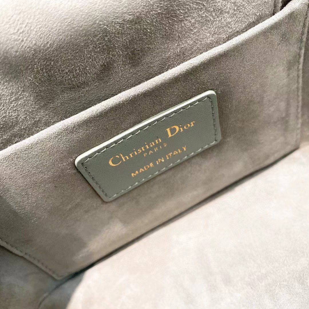 Dior Travel Handbag（18.5-13-10CM） - PerfectKickZ
