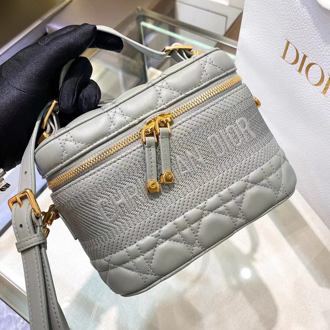 Dior Travel Handbag（18.5-13-10CM） - PerfectKickZ