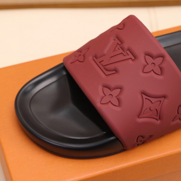 Louis Vuitton Monogram Slippers - 