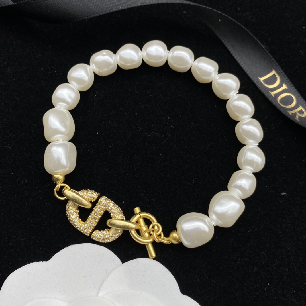 Dior Pearl Bracelet - PerfectKickZ