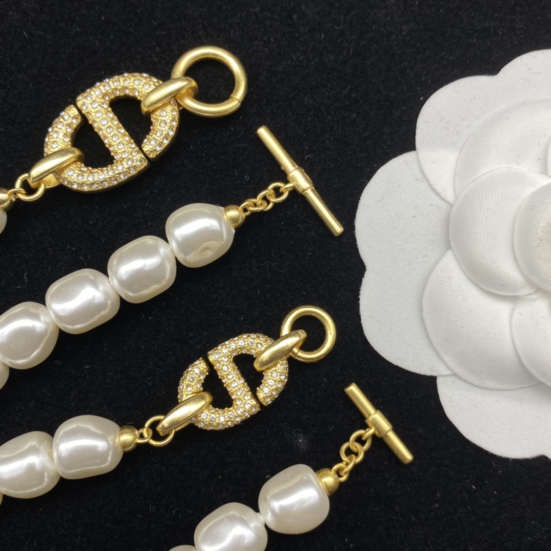 Dior Pearl Bracelet - PerfectKickZ