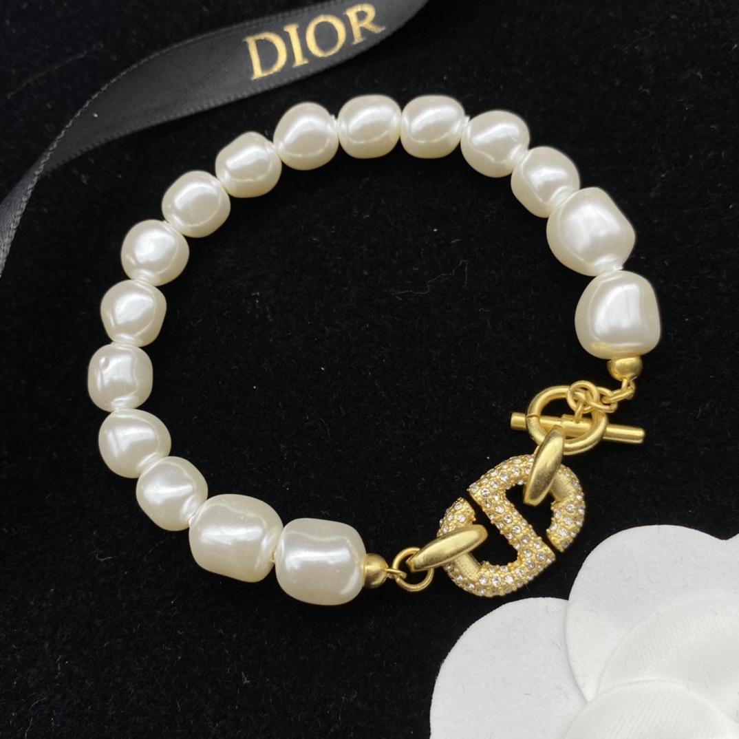 Dior Pearl Bracelet - PerfectKickZ