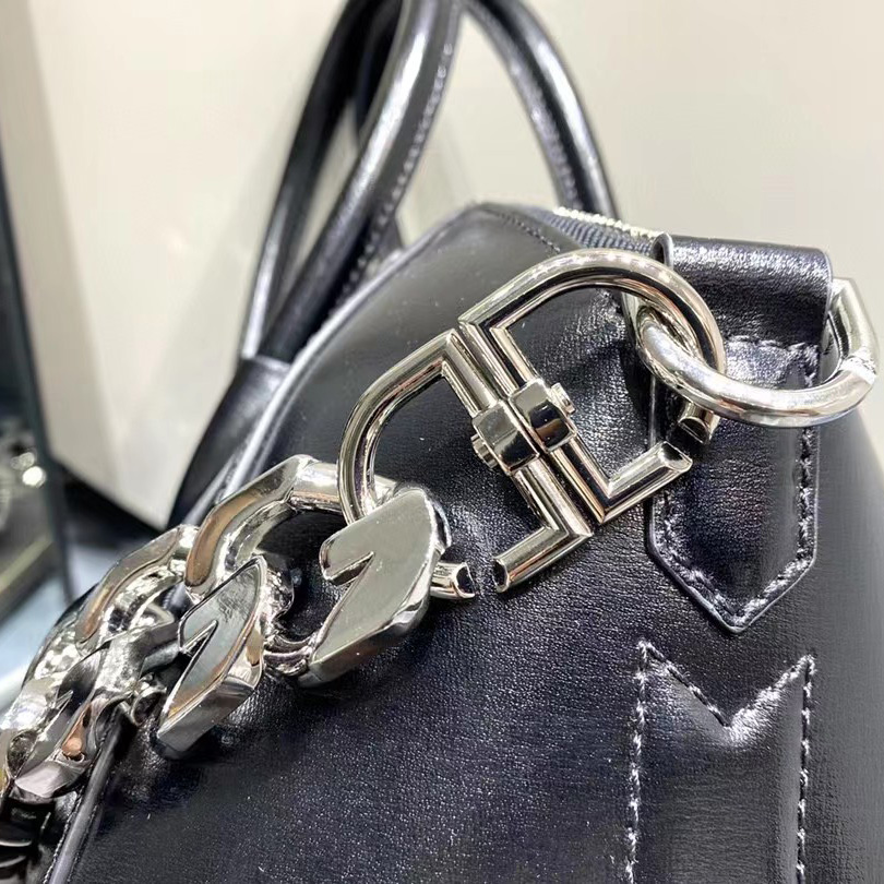 Givenchy Black  Chain Small Antigona Bag(28-17-23cm) - PerfectKickZ
