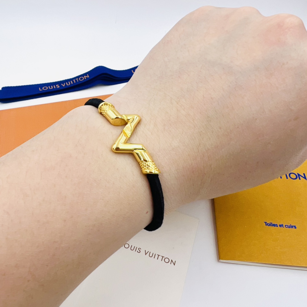 Louis Vuitton LV Volt Play 18K Bracelet - PerfectKickZ
