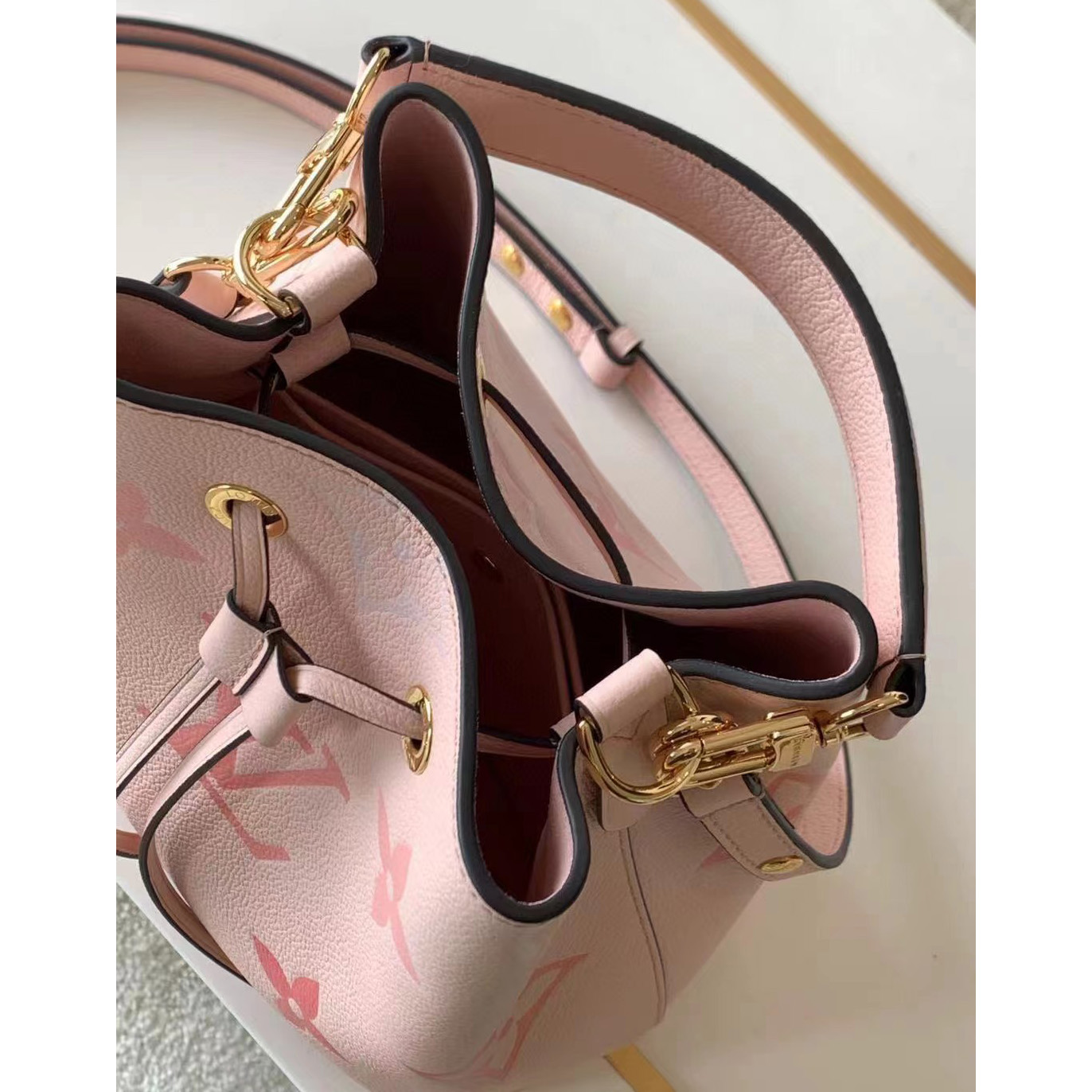 Louis Vuitton Monogram Bucket Bag （20*20*13cm） - 