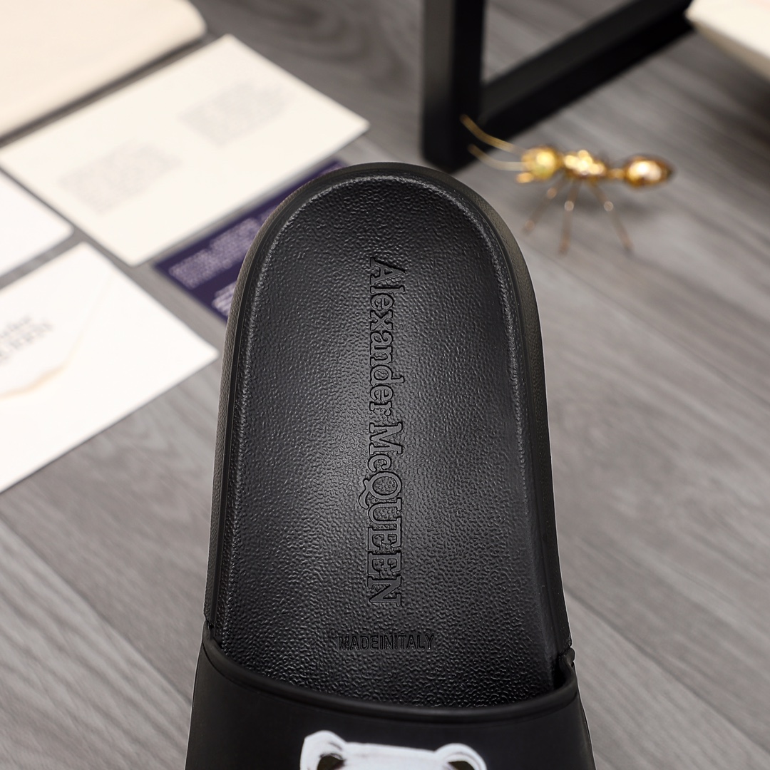 Alexander Mqueen Logo Slipper - PerfectKickZ